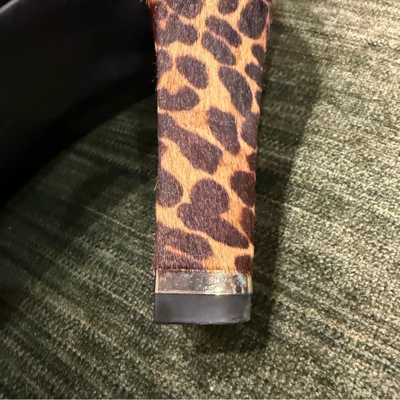 Anne Klein iFlex Pumps, with Leopard Print Heels (10) - Picture 8 of 9
